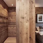 Hahnenkamm Luxury Ski-in Ski-out With Spa, Parking & Fireplace * 基茨比厄尔