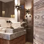 Hahnenkamm Luxury Ski-in Ski-out With Spa, Parking & Fireplace