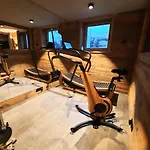 Hahnenkamm Luxury Ski-in Ski-out With Spa, Parking & Fireplace 基茨比厄尔