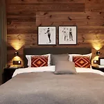 Hahnenkamm Luxury Ski-in Ski-out With Spa, Parking & Fireplace 公寓 *