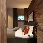 公寓 Hahnenkamm Luxury Ski-in Ski-out With Spa, Parking & Fireplace 基茨比厄尔