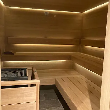 Apartment Hahnenkamm Deluxe Wellnes&ski-in/ski-out Kitzbühel