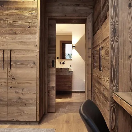 Hahnenkamm Ski-in Ski-out Direkt An Der Hahnenkammbahn * 키츠부헬