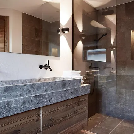 Apartment Hahnenkamm Deluxe Wellnes&ski-in/ski-out *