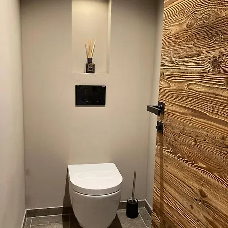 Hahnenkamm Ski-in Ski-out Direkt An Der Hahnenkammbahn * 키츠부헬