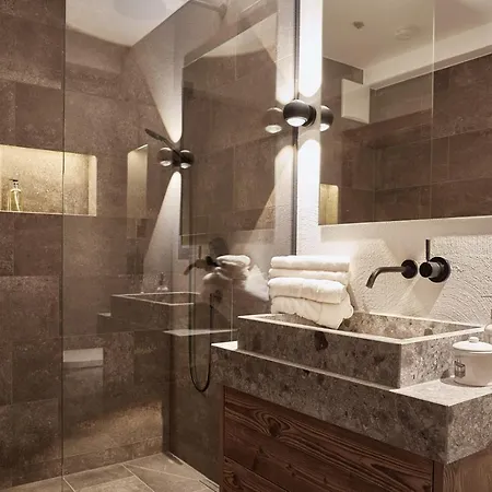 Apartment Hahnenkamm Deluxe Wellnes&ski-in/ski-out *