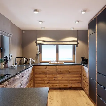 아파트 Hahnenkamm Ski-in Ski-out Direkt An Der Hahnenkammbahn