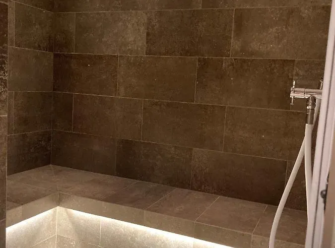 Apartment Hahnenkamm Ski-in Ski-out Direkt An Der Hahnenkammbahn Kitzbühel