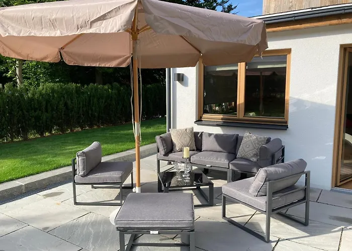 Hahnenkamm Suite Central Luxury Ski-In Ski-Out With Spa, Parking & Fireplace *